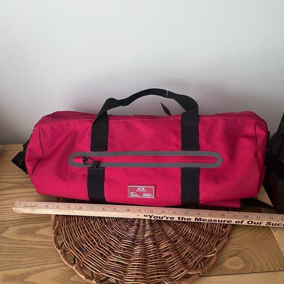 Oakley College Duffel Bag Chili Pepper Red One Size - Picture 7 of 8